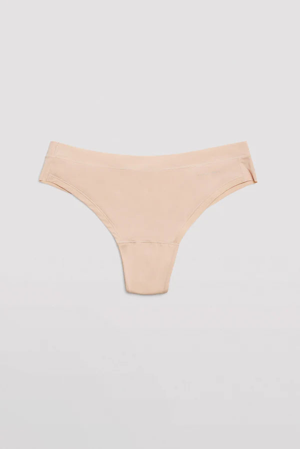 Tanga elástico Adapt con acabados invisibles Nude