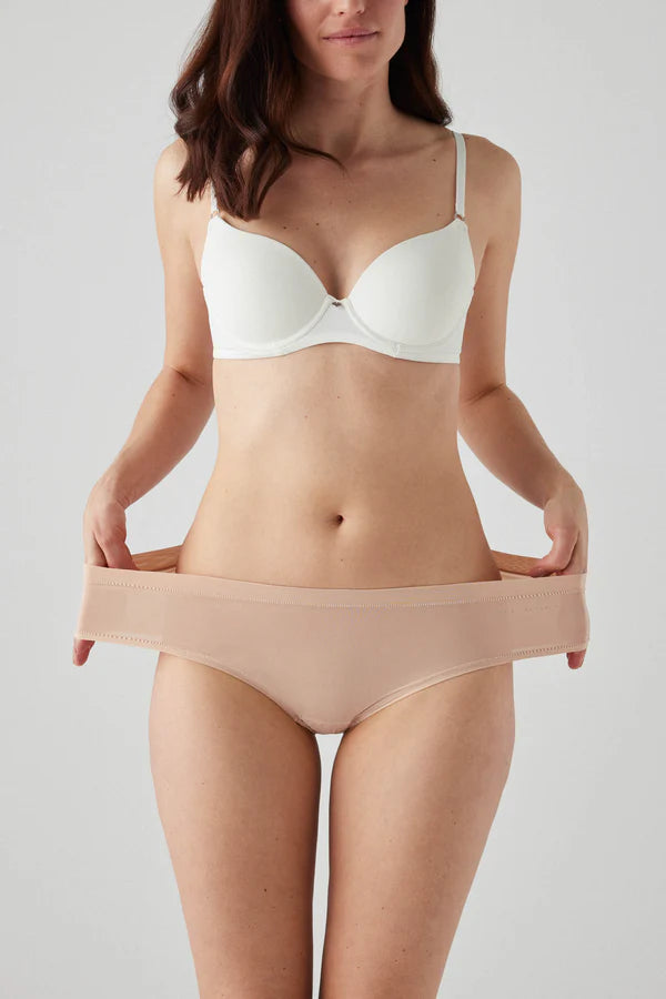 Braga midi adapt con acabados invisibles Nude