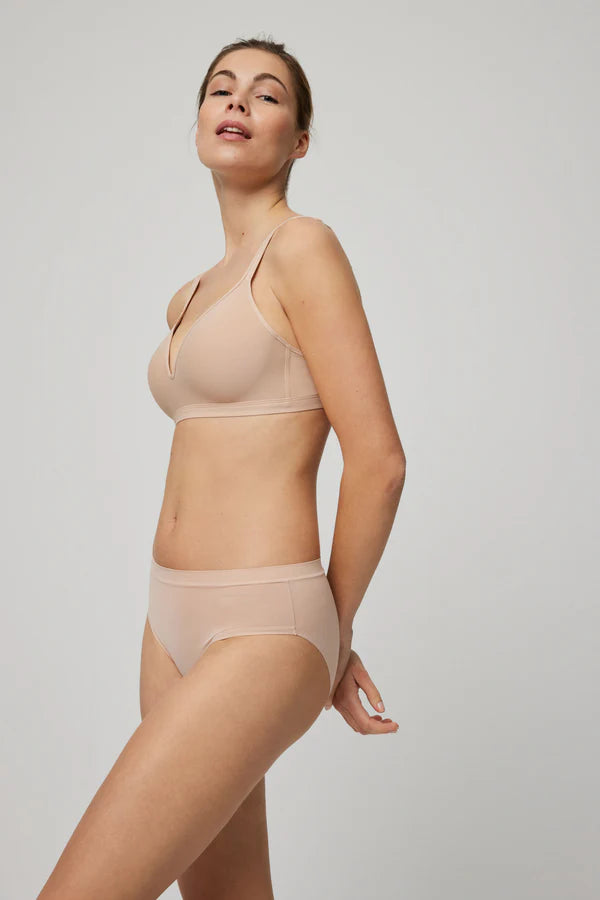 Braga midi adapt con acabados invisibles Nude