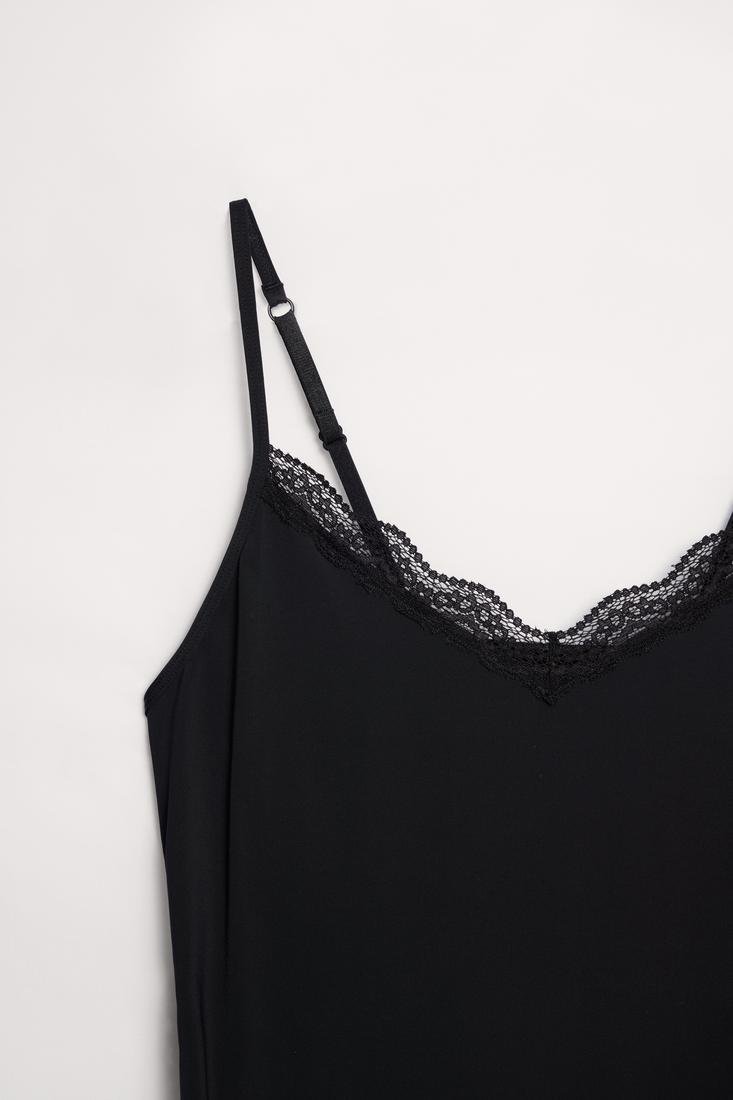 Camiseta tirante lencera Negro