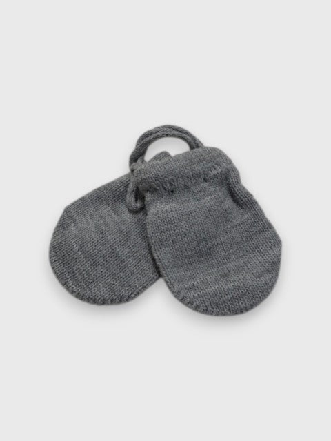 Manopla bebé primera puesta